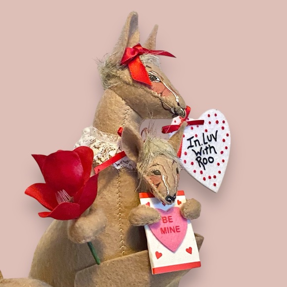 AnnaLee 2021 10” Valentine’s Day Exclusive Kangaroo & Joey  In Luv W/ Roo Plush - Picture 6 of 10